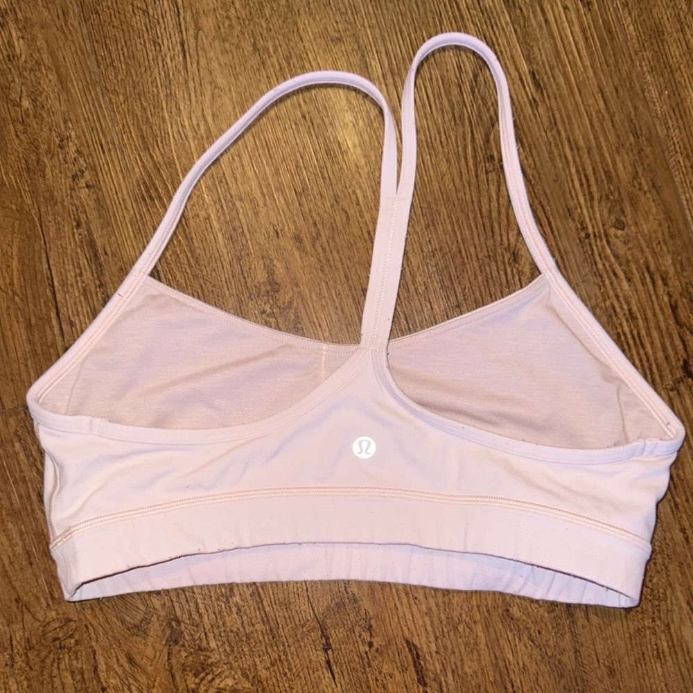 lululemon athetica Flow Y Bra Nulu Sports Bra